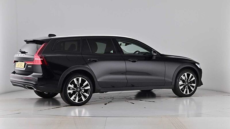 Volvo V60 Cross Country B5 AWD mild hybrid Panoramic Sunroof Adaptive Cruise 360 Camera 19' Alloys