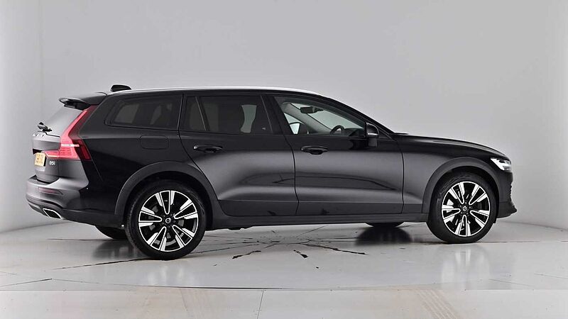 Volvo V60 Cross Country B5 AWD mild hybrid Panoramic Sunroof Adaptive Cruise 360 Camera 19' Alloys