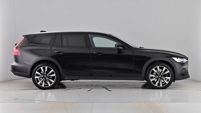 Volvo V60 Cross Country B5 AWD mild hybrid Panoramic Sunroof Adaptive Cruise 360 Camera 19' Alloys