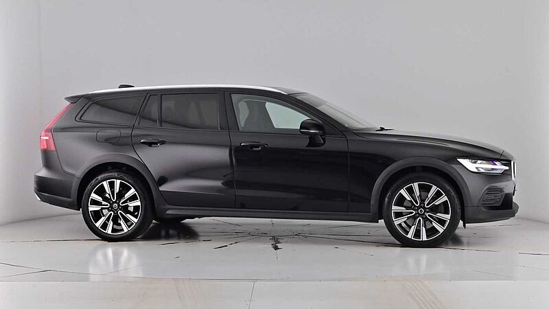 Volvo V60 Cross Country B5 AWD mild hybrid Panoramic Sunroof Adaptive Cruise 360 Camera 19' Alloys