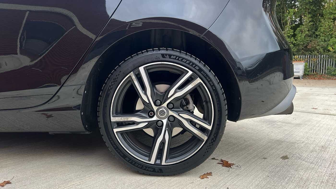 Volvo V40 T3 R-Design Pro Automatic (Winter Pack)