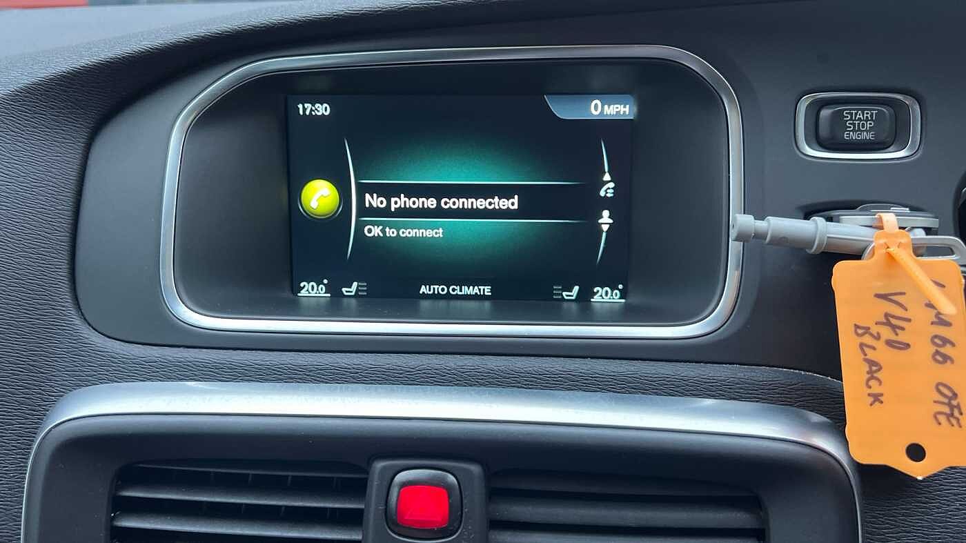 Volvo V40 T3 R-Design Pro Automatic (Winter Pack)