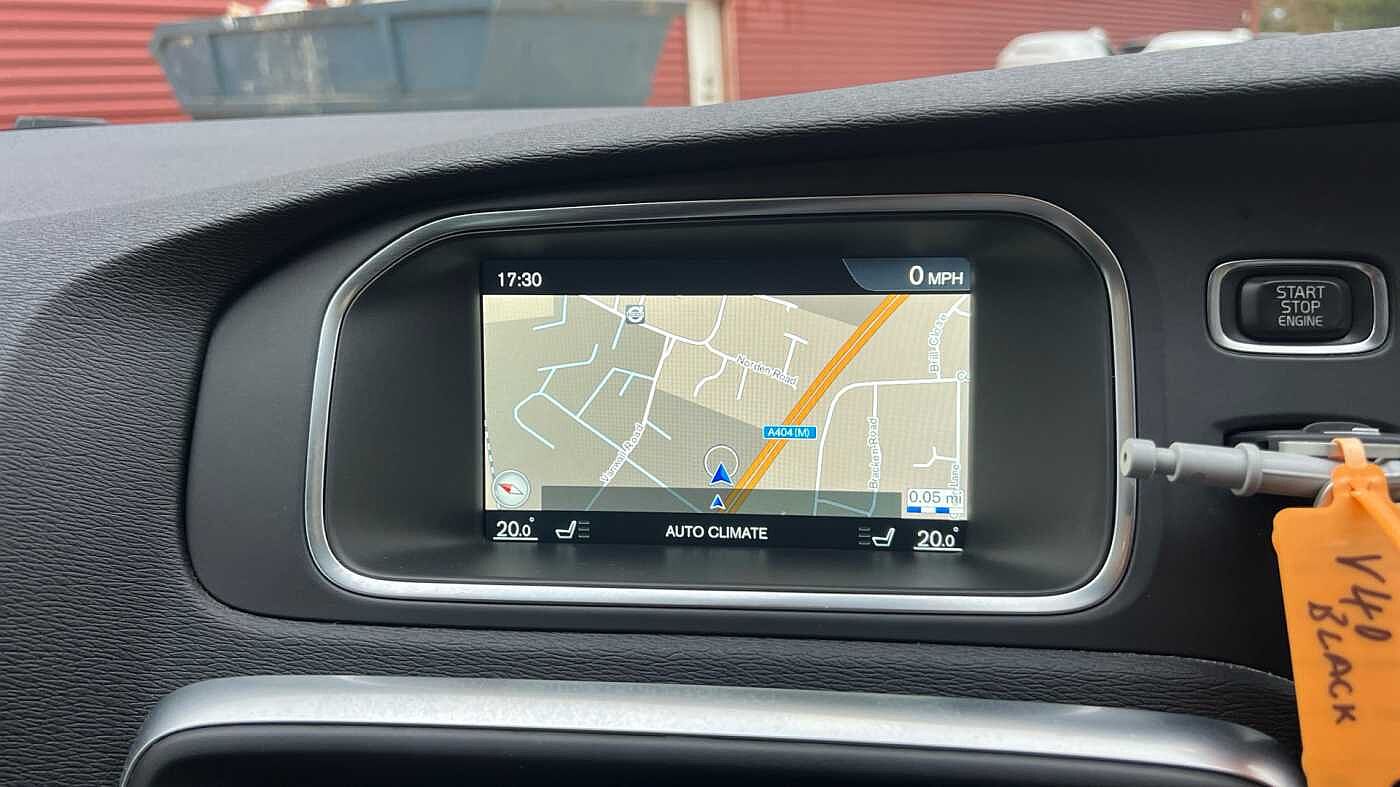 Volvo V40 T3 R-Design Pro Automatic (Winter Pack)