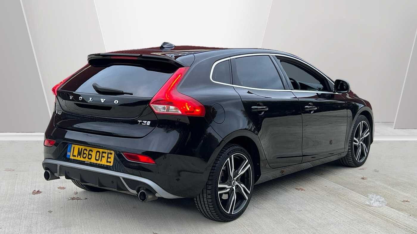 Volvo V40 T3 R-Design Pro Automatic (Winter Pack)