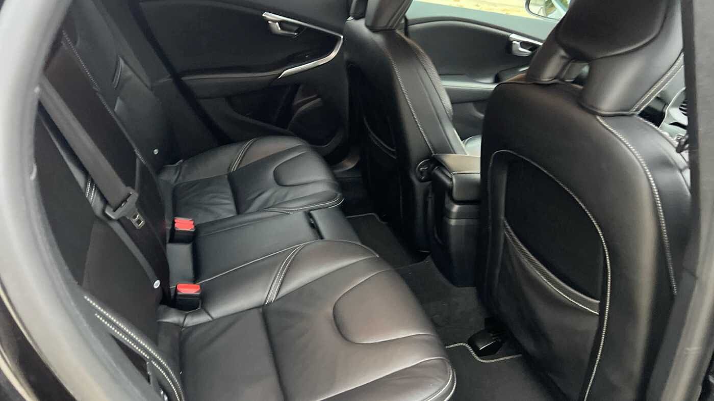 Volvo V40 T3 R-Design Pro Automatic (Winter Pack)