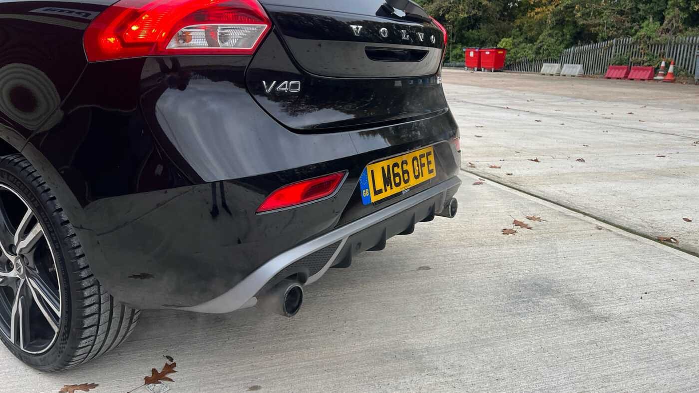 Volvo V40 T3 R-Design Pro Automatic (Winter Pack)