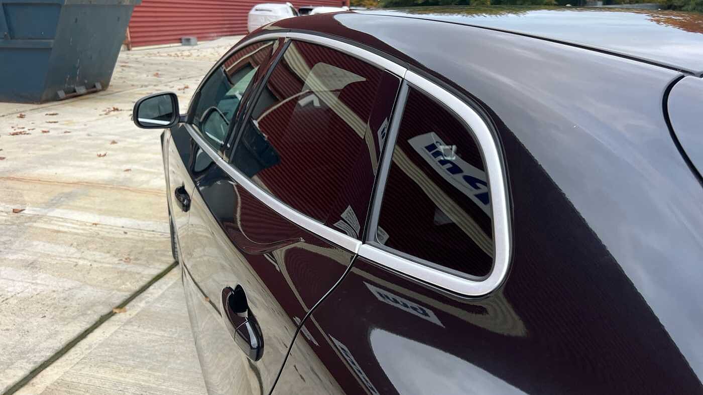 Volvo V40 T3 R-Design Pro Automatic (Winter Pack)