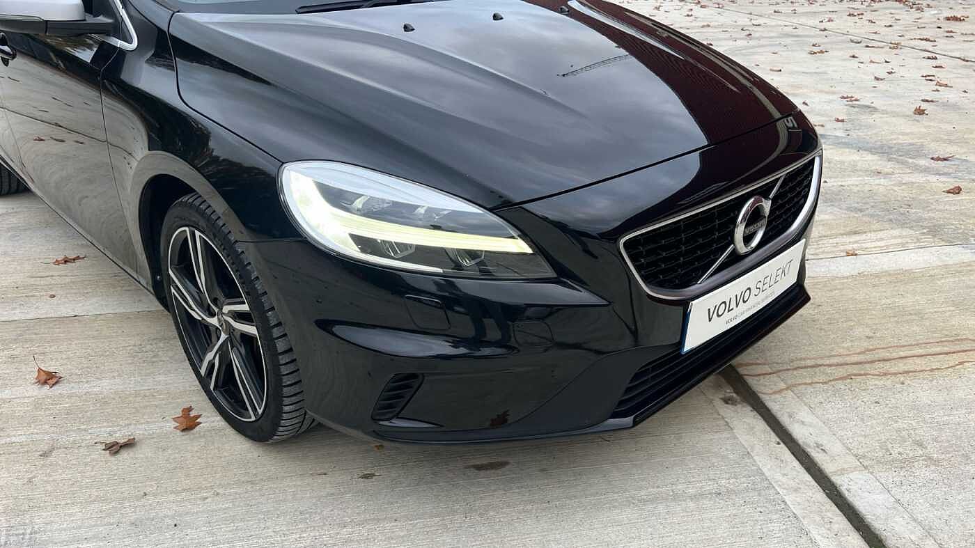 Volvo V40 T3 R-Design Pro Automatic (Winter Pack)