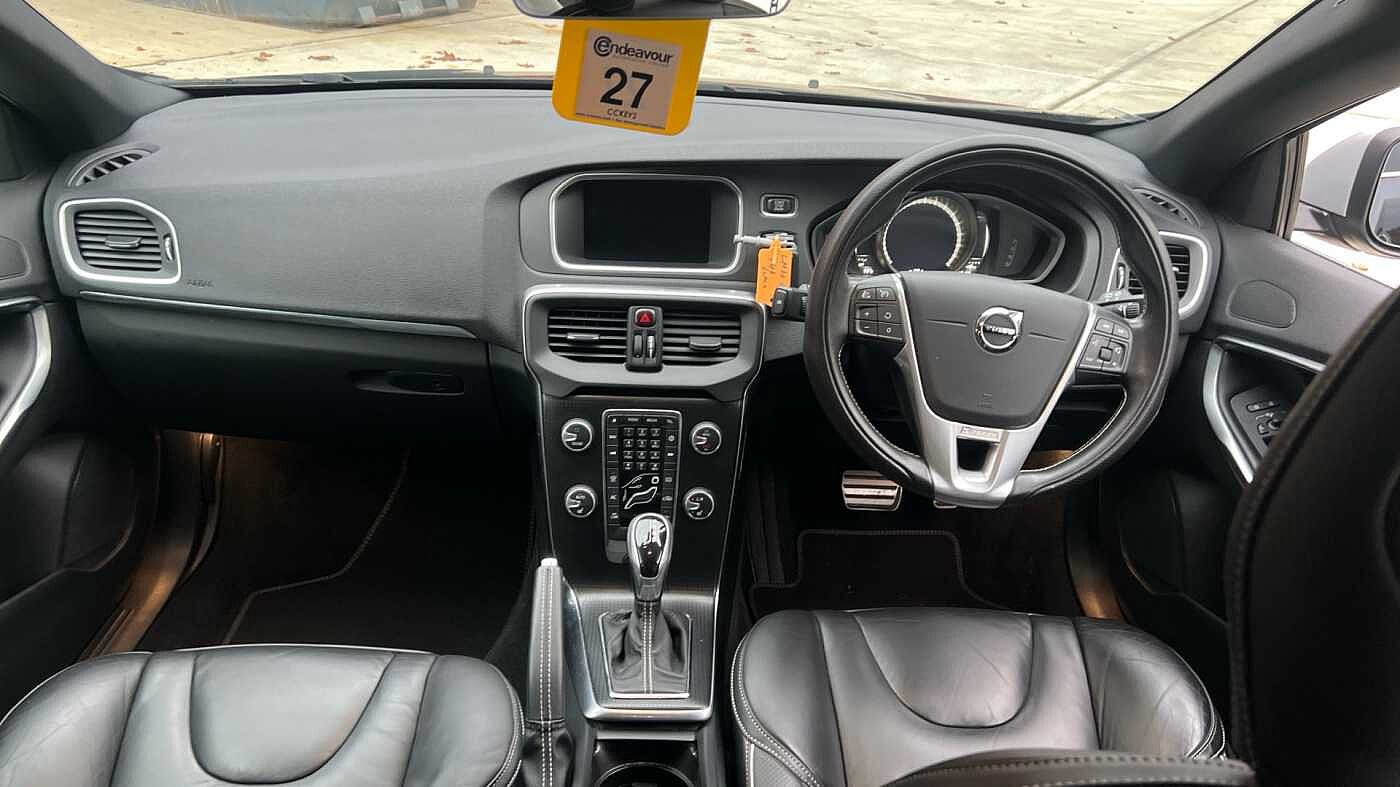 Volvo V40 T3 R-Design Pro Automatic (Winter Pack)