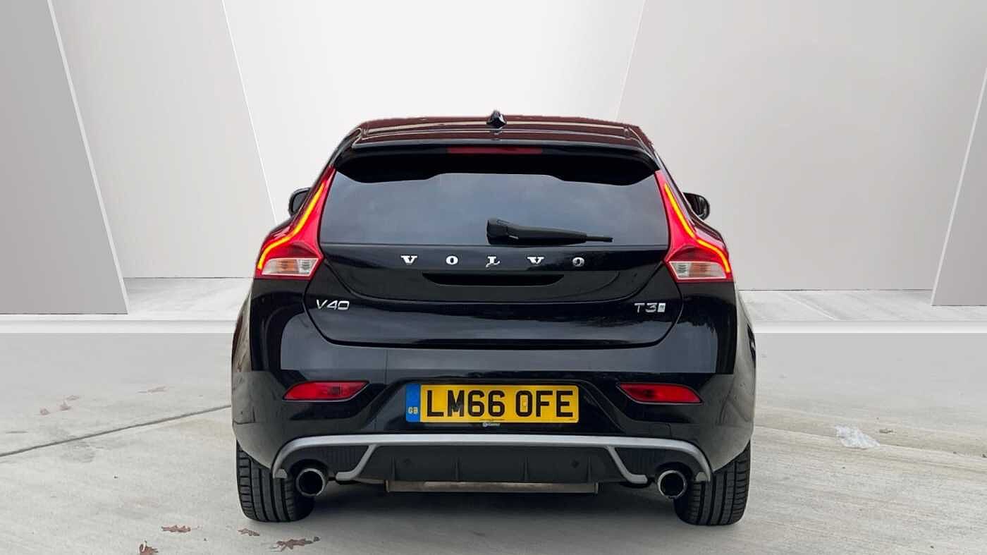 Volvo V40 T3 R-Design Pro Automatic (Winter Pack)