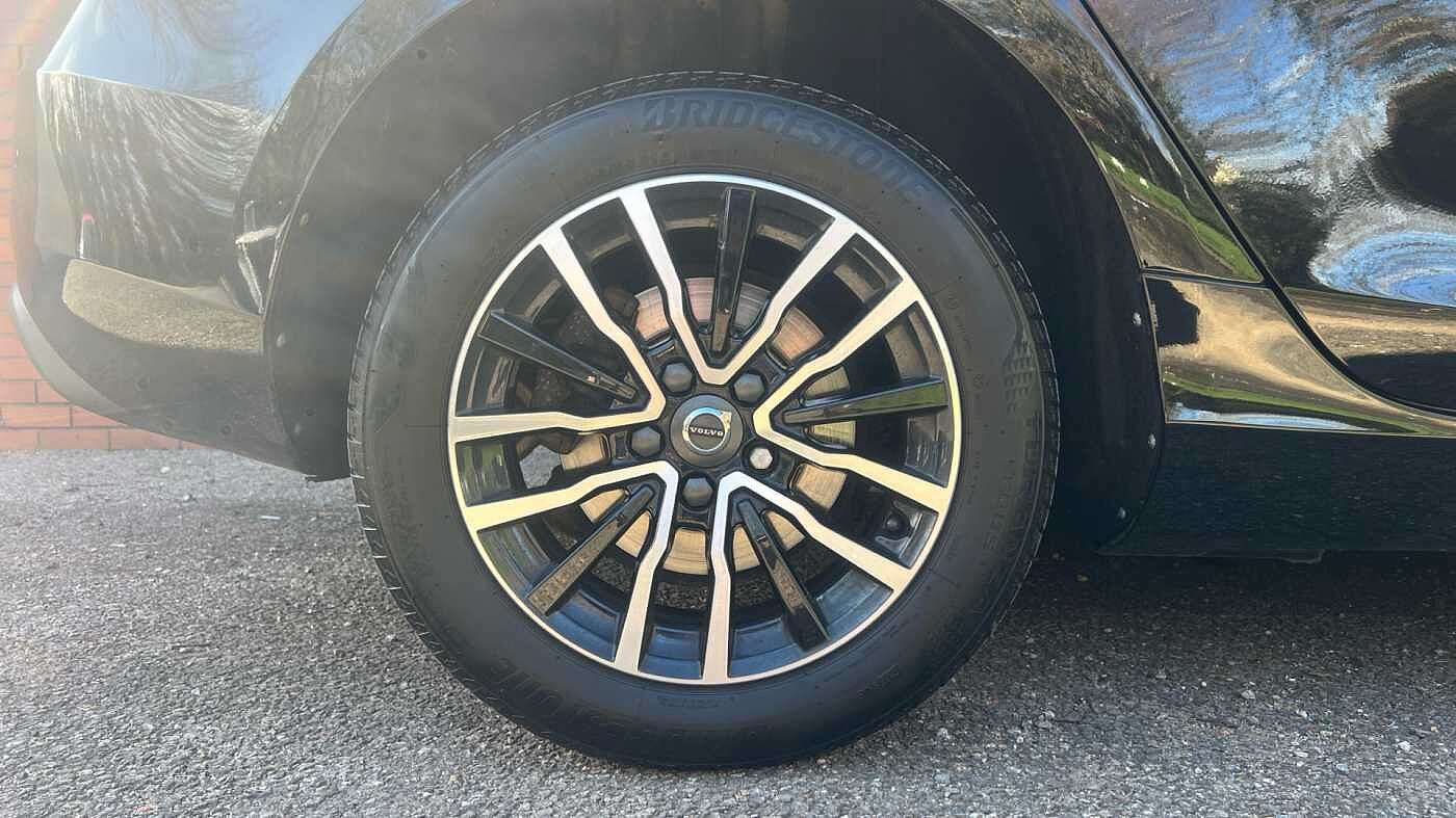 Volvo V40 T2 Momentum Manual