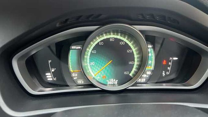 Volvo V40 T3 R-Design Pro Automatic (Winter Pack)