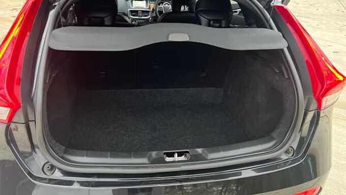 Volvo V40 T3 R-Design Pro Automatic (Winter Pack)