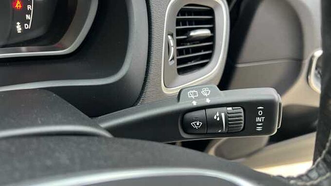 Volvo V40 T3 R-Design Pro Automatic (Winter Pack)
