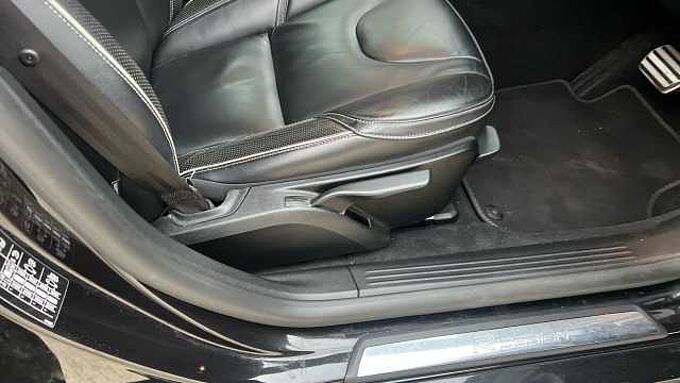 Volvo V40 T3 R-Design Pro Automatic (Winter Pack)