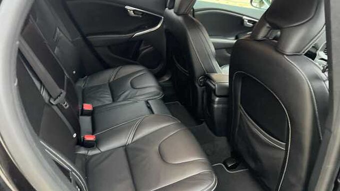 Volvo V40 T3 R-Design Pro Automatic (Winter Pack)