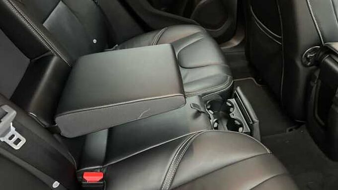 Volvo V40 T3 R-Design Pro Automatic (Winter Pack)