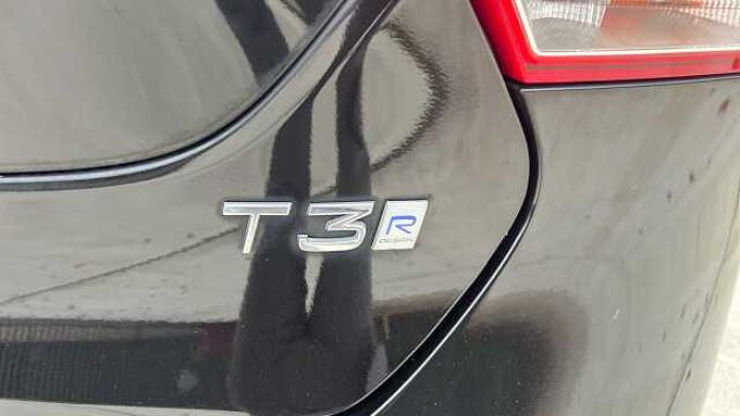 Volvo V40 T3 R-Design Pro Automatic (Winter Pack)