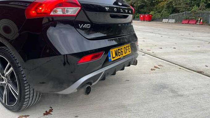 Volvo V40 T3 R-Design Pro Automatic (Winter Pack)