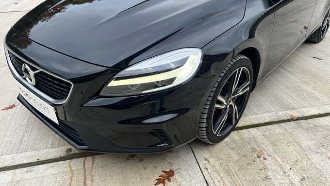 Volvo V40 T3 R-Design Pro Automatic (Winter Pack)
