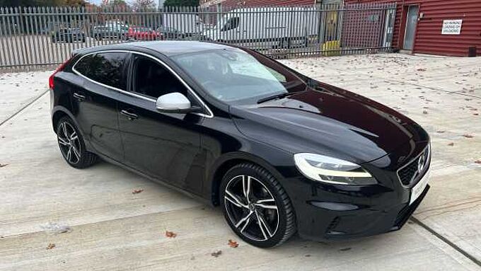 Volvo V40 T3 R-Design Pro Automatic (Winter Pack)