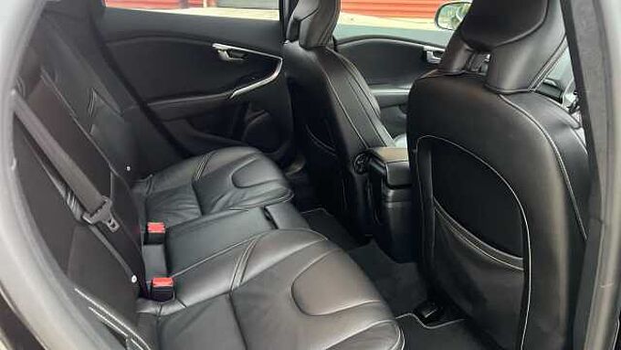 Volvo V40 T3 R-Design Pro Automatic (Winter Pack)