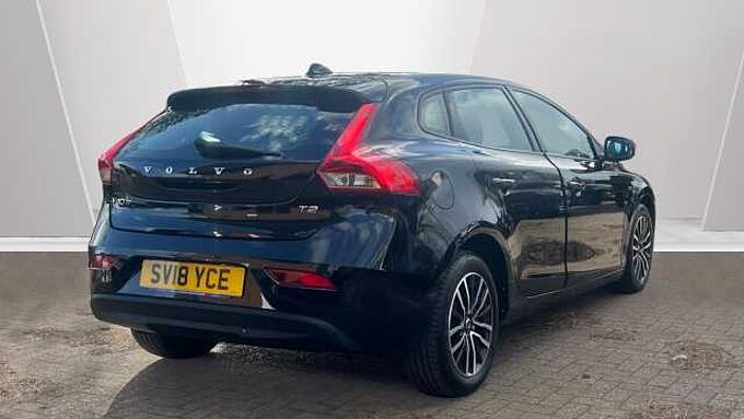 Volvo V40 T2 Momentum Manual