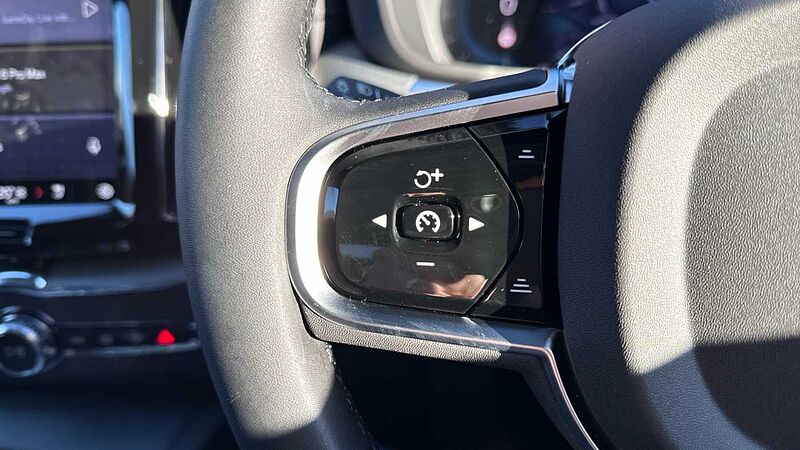 Volvo XC60 Black Edition Ultra, T8 AWD Plug-in hybrid, Electric/Petrol (Front Massage)