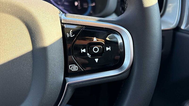 Volvo XC60 Black Edition Ultra, T8 AWD Plug-in hybrid, Electric/Petrol (Front Massage)