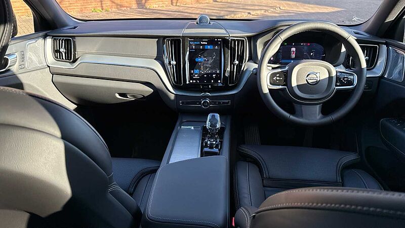 Volvo XC60 Black Edition Ultra, T8 AWD Plug-in hybrid, Electric/Petrol (Front Massage)