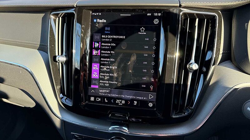 Volvo XC60 Black Edition Ultra, T8 AWD Plug-in hybrid, Electric/Petrol (Front Massage)
