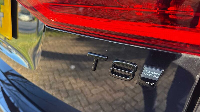 Volvo XC60 Black Edition Ultra, T8 AWD Plug-in hybrid, Electric/Petrol (Front Massage)