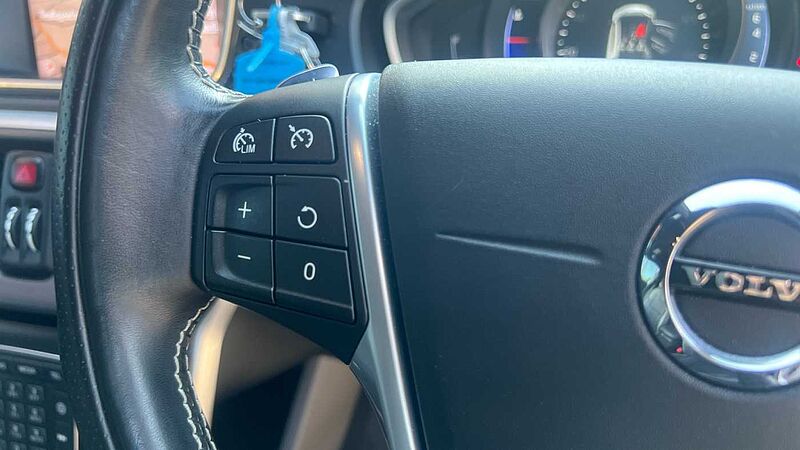 Volvo V40 T3 R-Design Pro Automatic