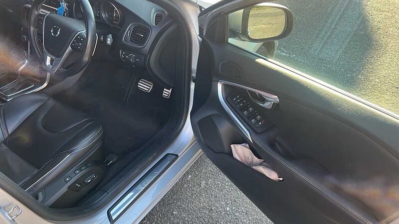 Volvo V40 T3 R-Design Pro Automatic