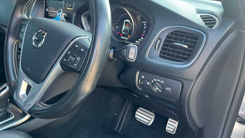 Volvo V40 T3 R-Design Pro Automatic