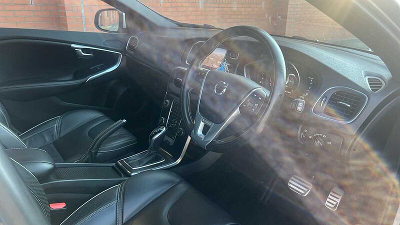 Volvo V40 T3 R-Design Pro Automatic