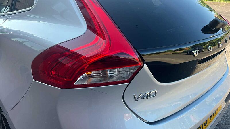 Volvo V40 T3 R-Design Pro Automatic