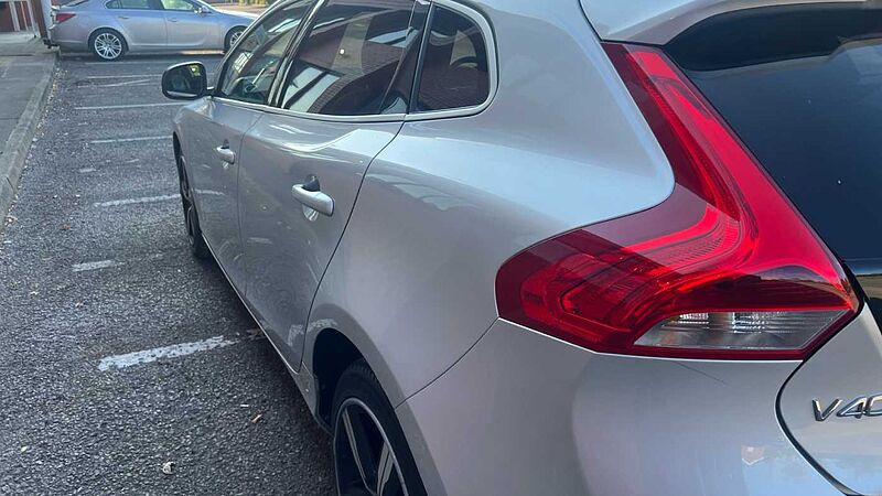 Volvo V40 T3 R-Design Pro Automatic