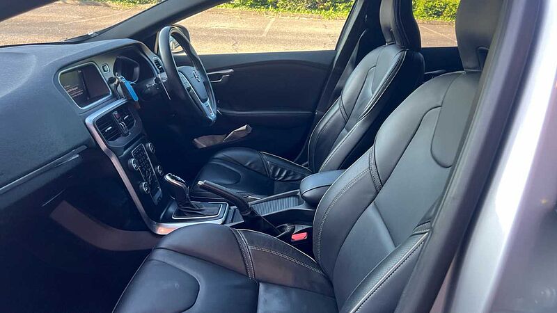 Volvo V40 T3 R-Design Pro Automatic