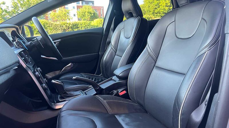 Volvo V40 T3 R-Design Pro Automatic