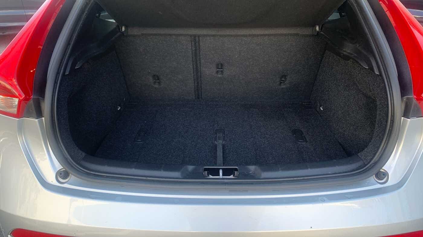 Volvo V40 T3 R-Design Pro Manual