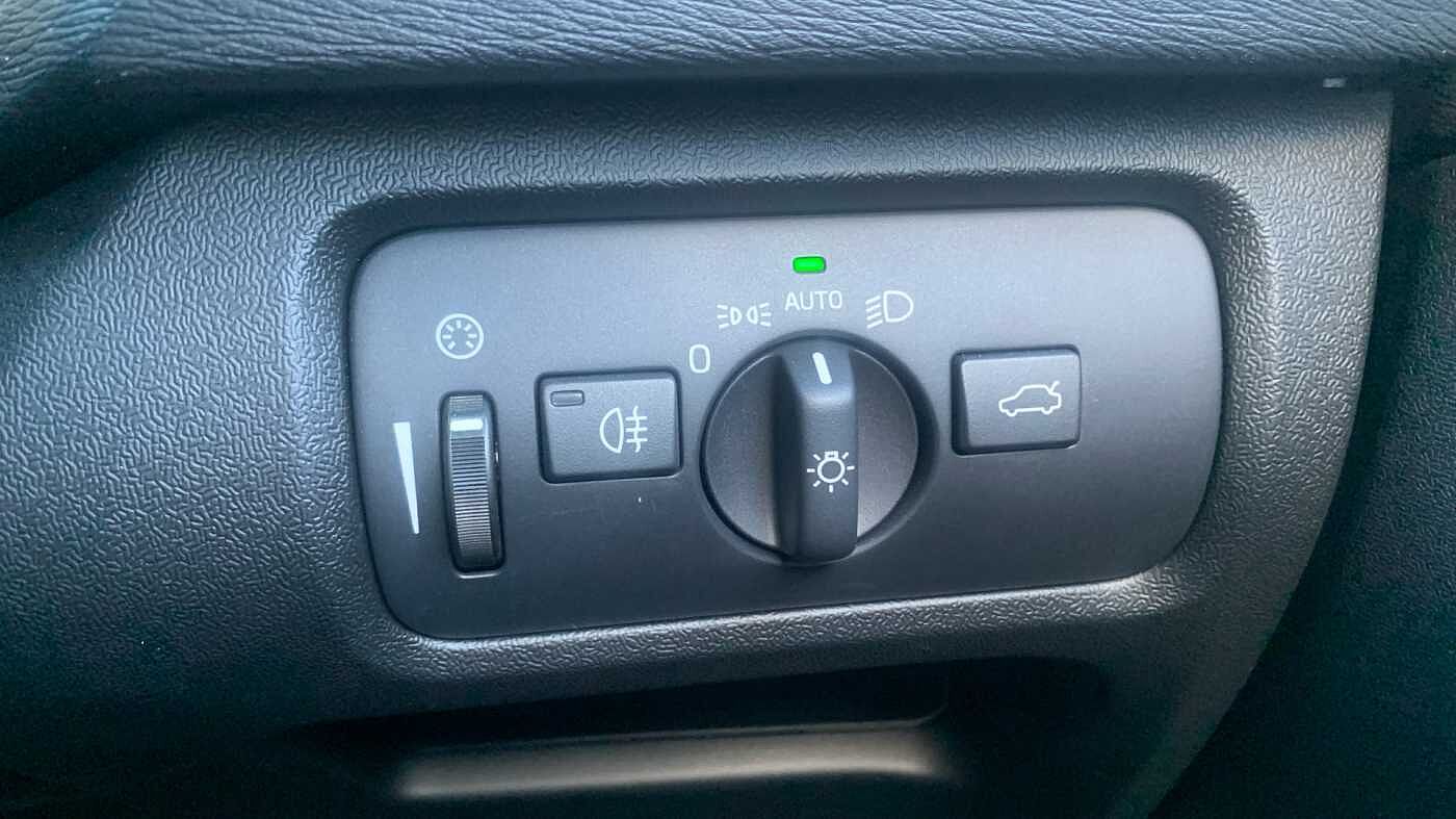 Volvo V40 T3 R-Design Pro Manual