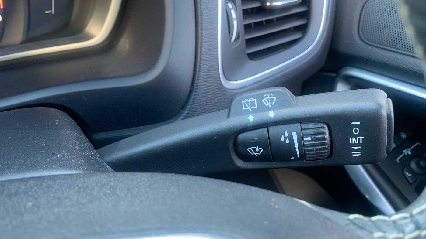 Volvo V40 T3 R-Design Pro Manual