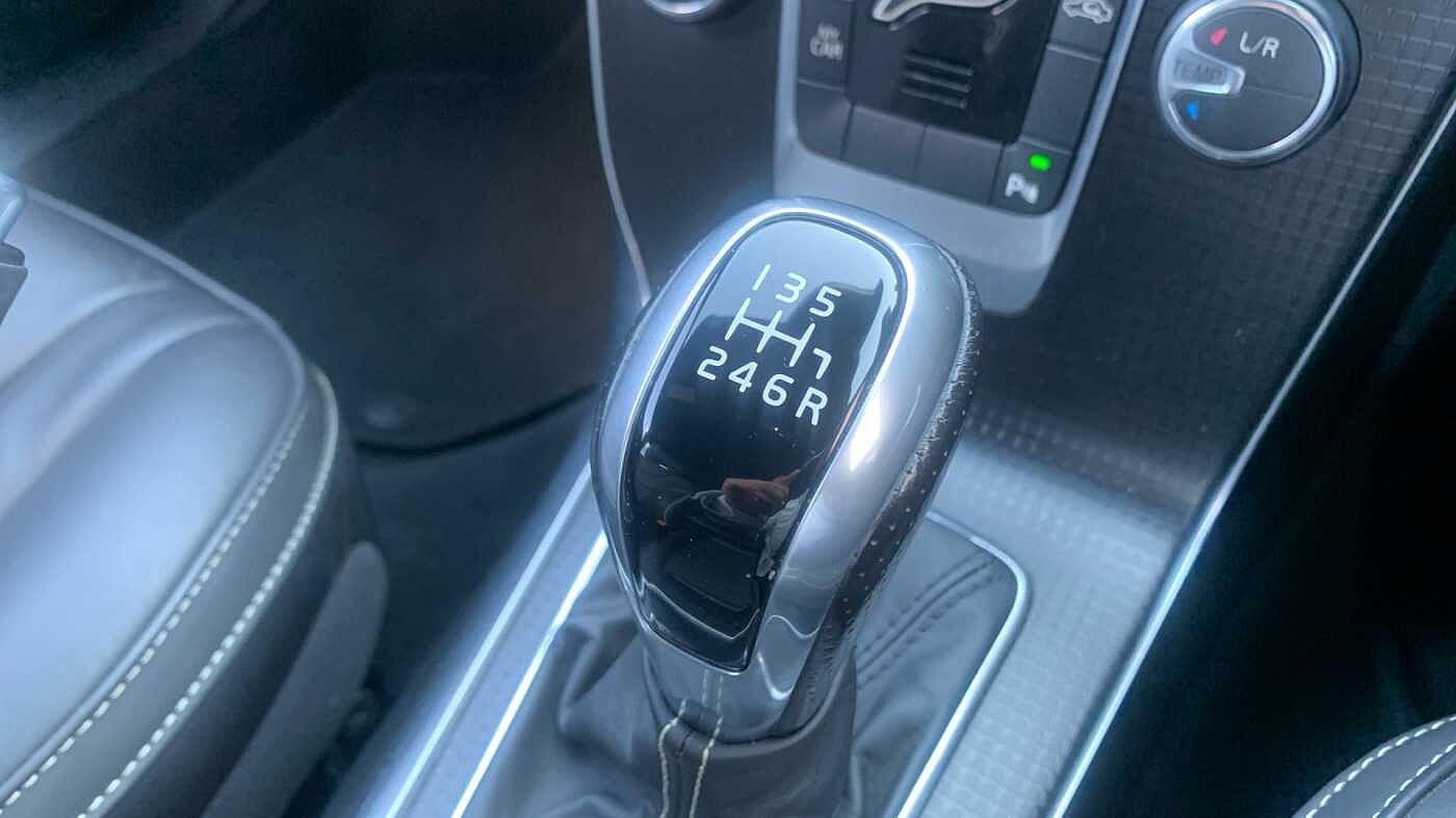 Volvo V40 T3 R-Design Pro Manual