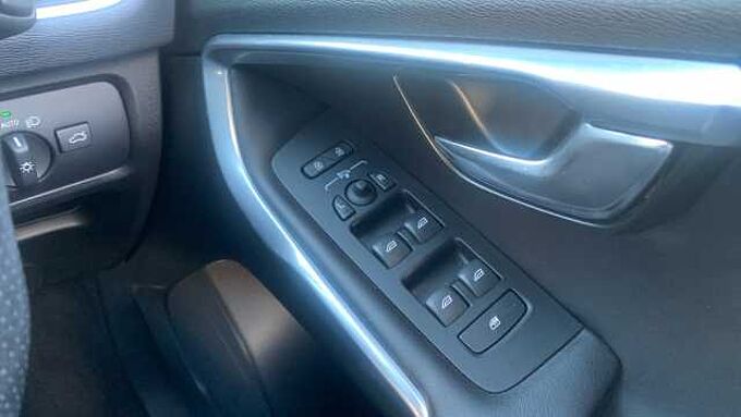 Volvo V40 T3 R-Design Pro Manual