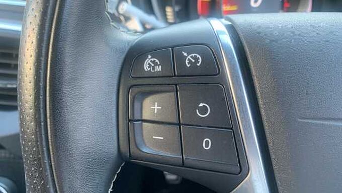 Volvo V40 T3 R-Design Pro Manual