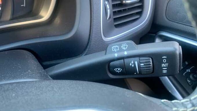 Volvo V40 T3 R-Design Pro Manual