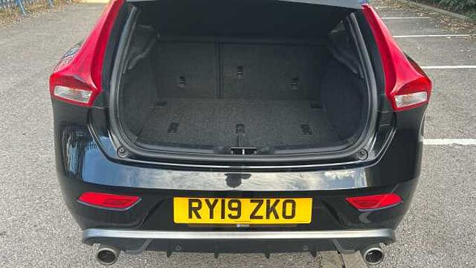 Volvo V40 T3 R-Design Pro Automatic