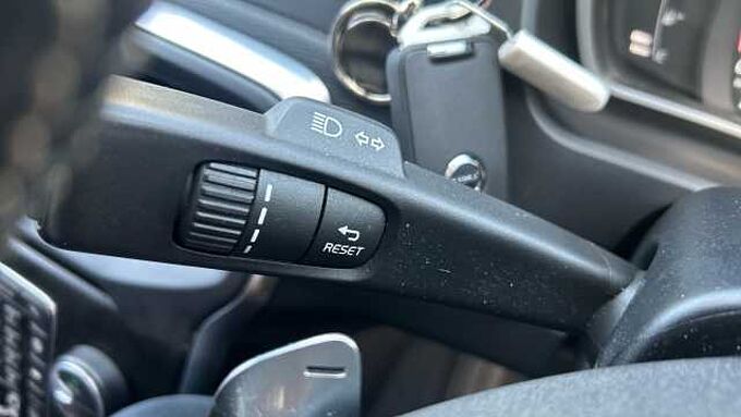 Volvo V40 T3 R-Design Pro Automatic
