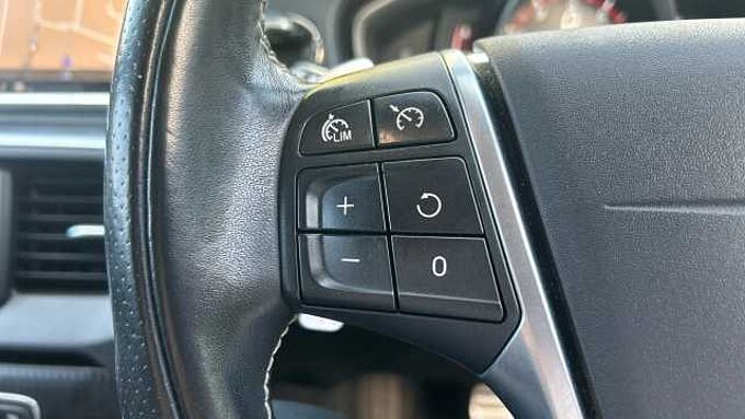 Volvo V40 T3 R-Design Pro Automatic